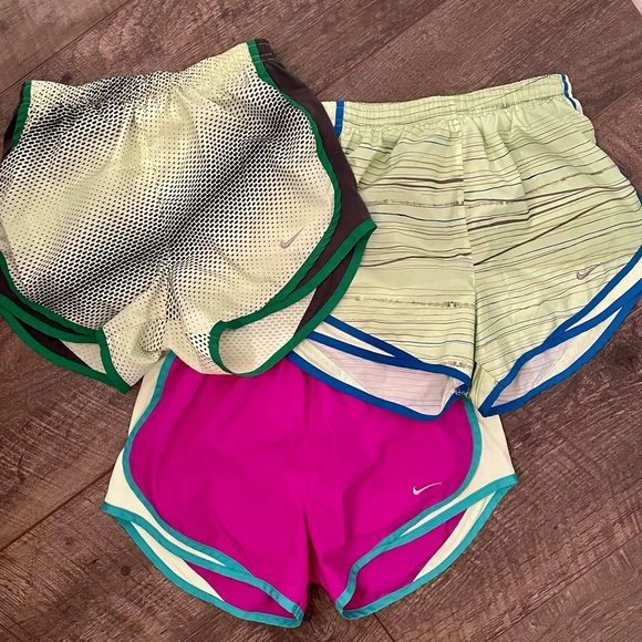 Nike XS tempo Shorts - Picture 10 of 10